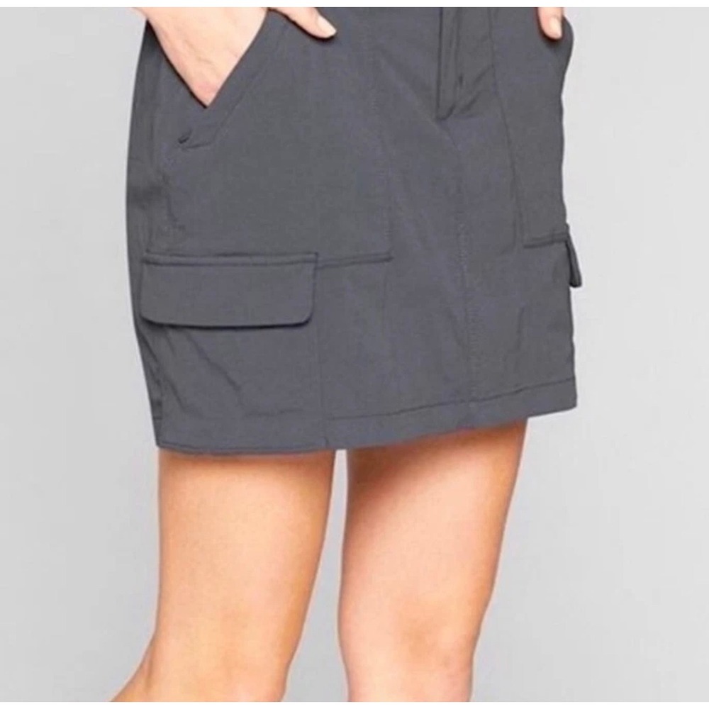 Athleta Trekkie Skort 2.0 Gray Hiking Cargo Skirt Women Size 10 Activewear